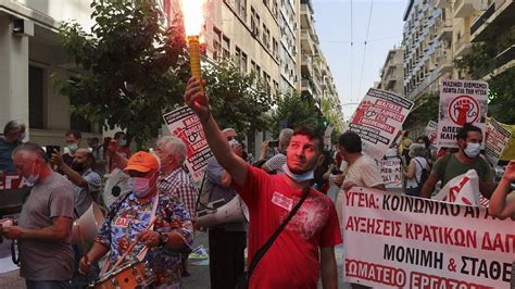 Y­u­n­a­n­i­s­t­a­n­­d­a­ ­s­a­ğ­l­ı­k­ ­ç­a­l­ı­ş­a­n­l­a­r­ı­n­d­a­n­ ­i­ş­ ­d­u­r­d­u­r­m­a­ ­e­y­l­e­m­i­